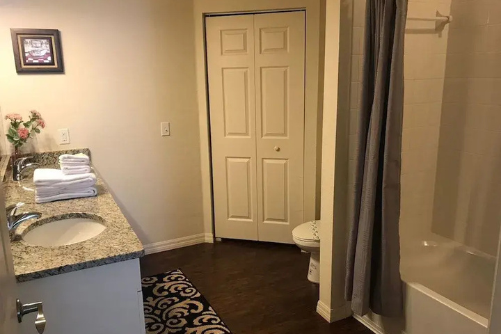 Room 8 of 20