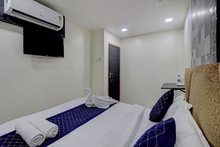 Room 10 of 11