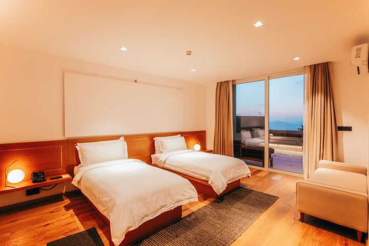 Room 12 of 82