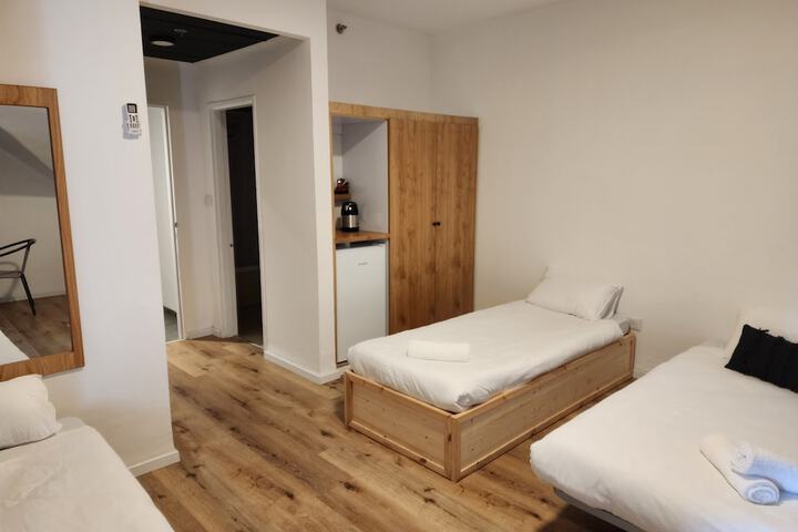 Room 50 of 141