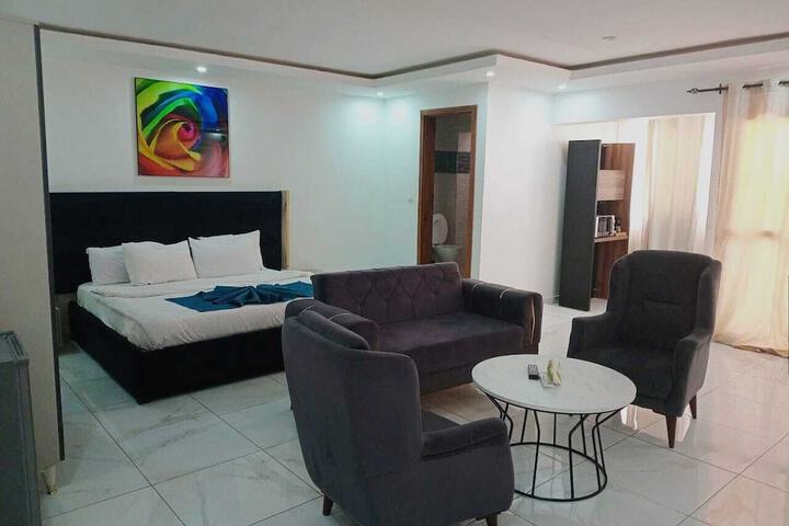 Room 6 of 31