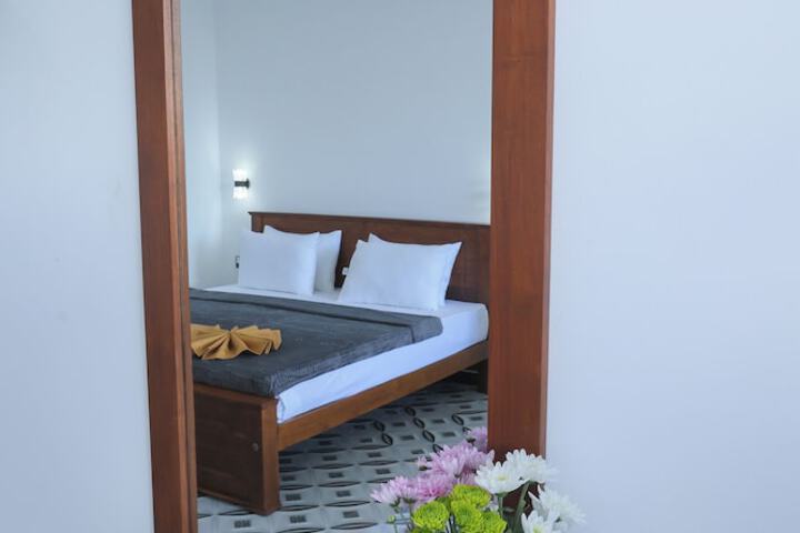 Room 16 of 116