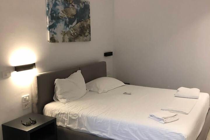 Room 4 of 11