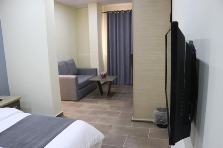 Room 12 of 42