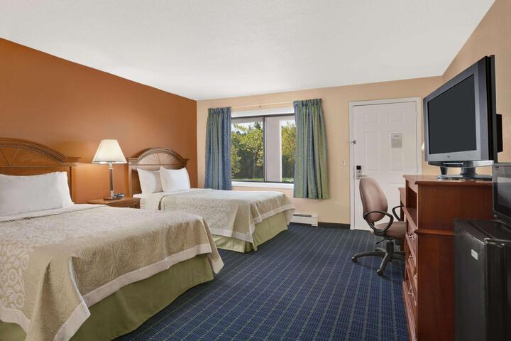 2 Double Beds (2 of 4)