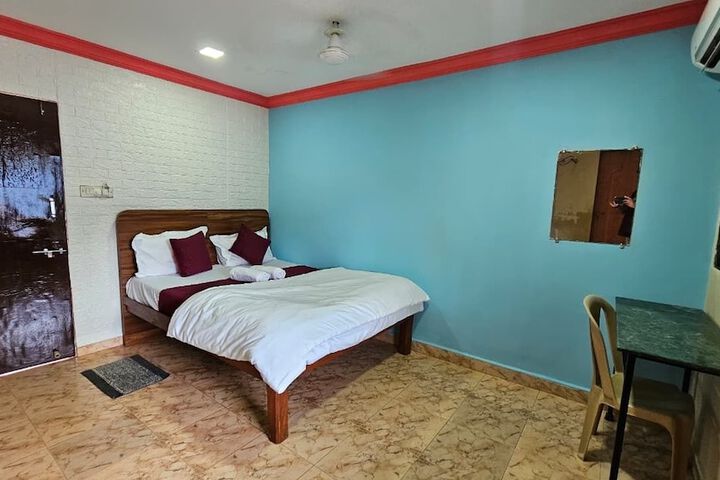Room 4 of 19