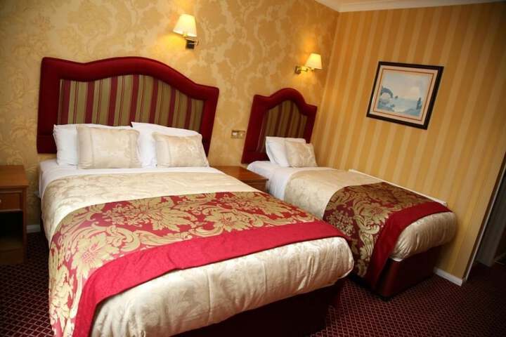 Room 4 of 94