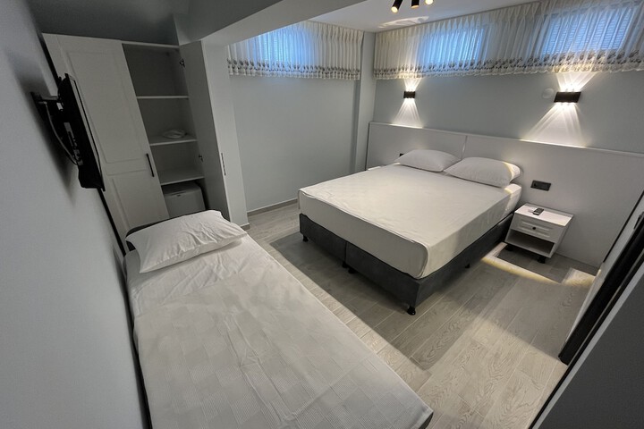 Room 11 of 46