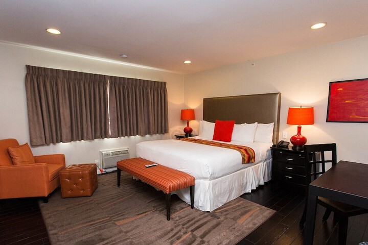 The Ivory in Los Angeles, CA