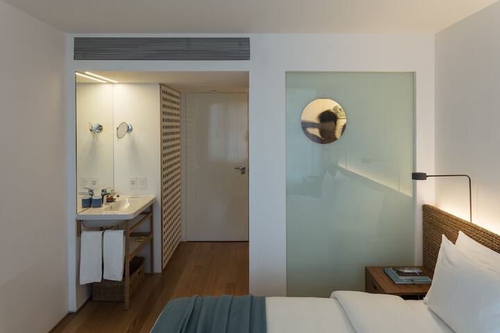 Room 31 of 76
