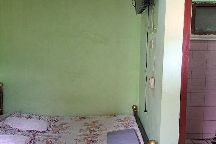 Room 27 of 36