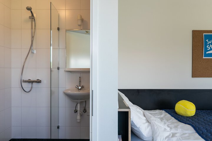 Room 18 of 29