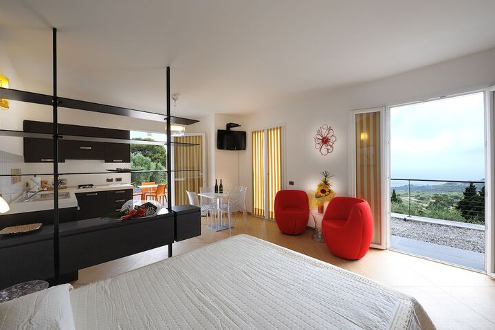 Room 4 of 36