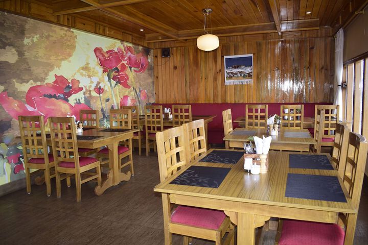 Dining 13 of 18