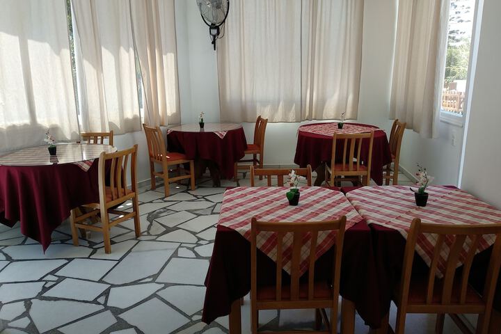 Dining 39 of 44