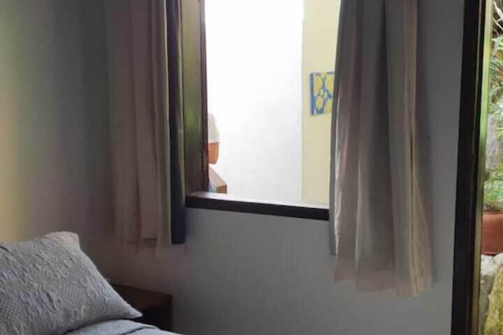 Room 16 of 86