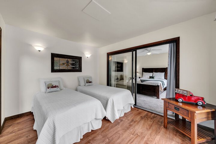 Room 21 of 180