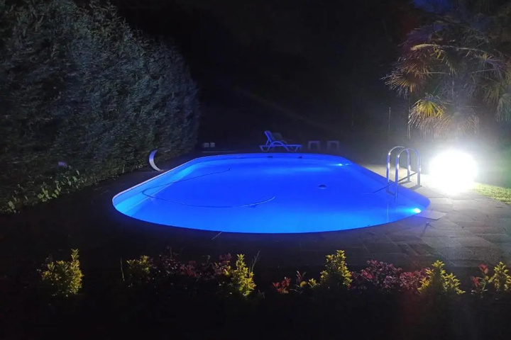 Pool 4 of 7