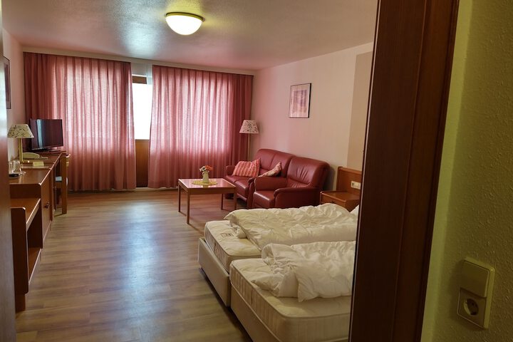 Room 32 of 71