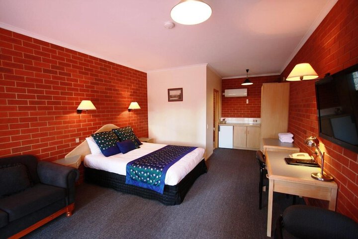 Room 8 of 35