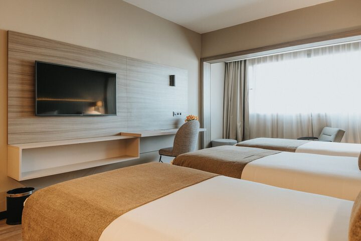 Room 21 of 83