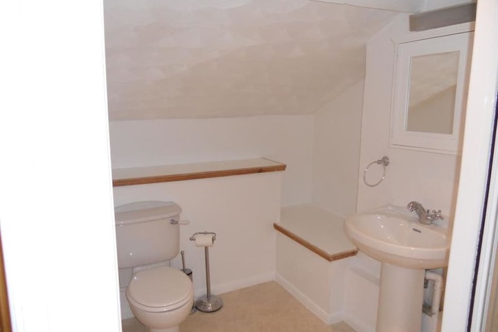 Room 9 of 17