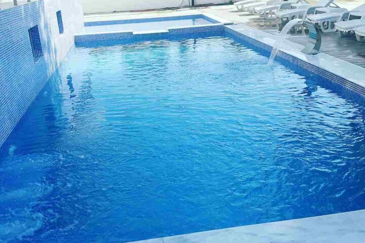Pool 25 of 63