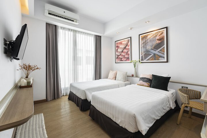 Room 26 of 147