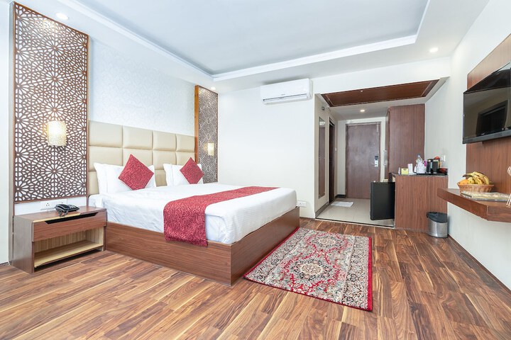 Room 10 of 36