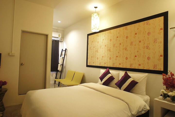 Room 6 of 39