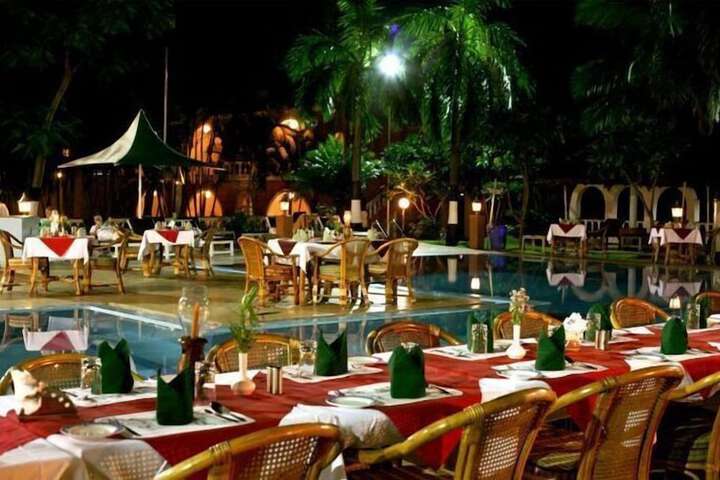 Pool Hotel