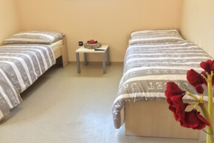 Room 6 of 20