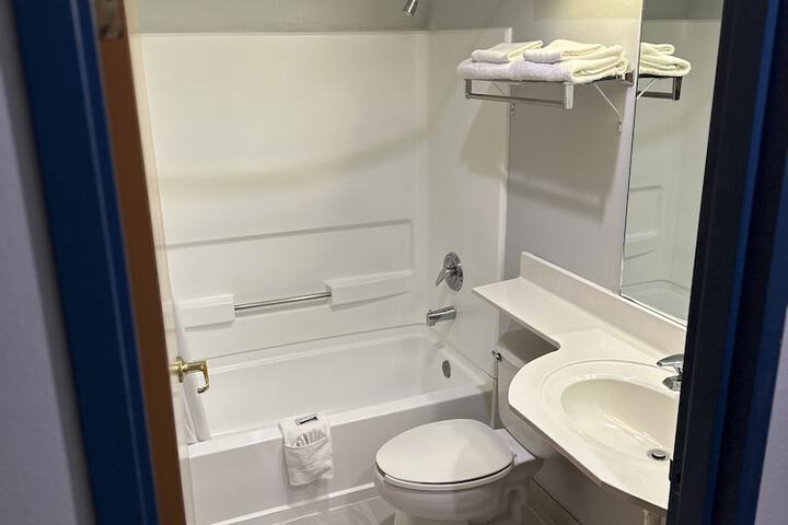 Room 13 of 34