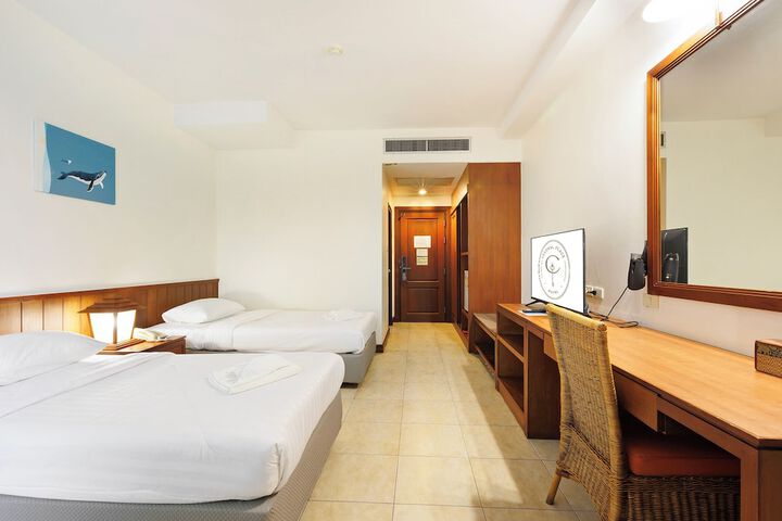 Room 32 of 68