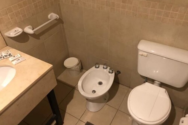 Room 42 of 90