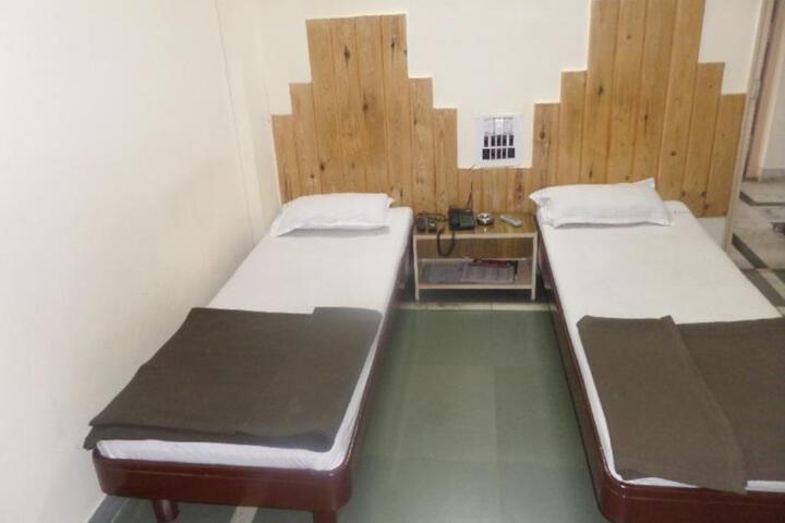 Room 2 of 5