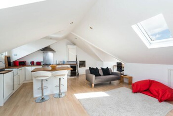 Room 5 of 19