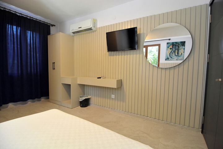 Room 3 of 39