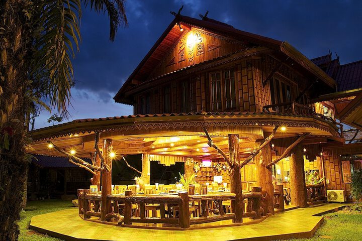 Check-in/check-out kiosk