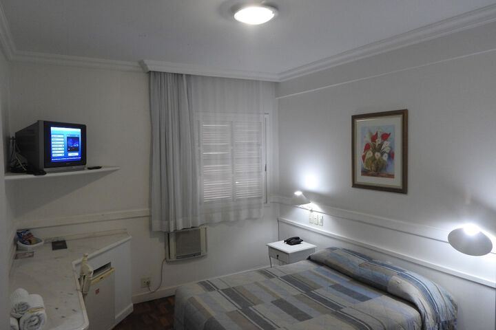 Room 18 of 39