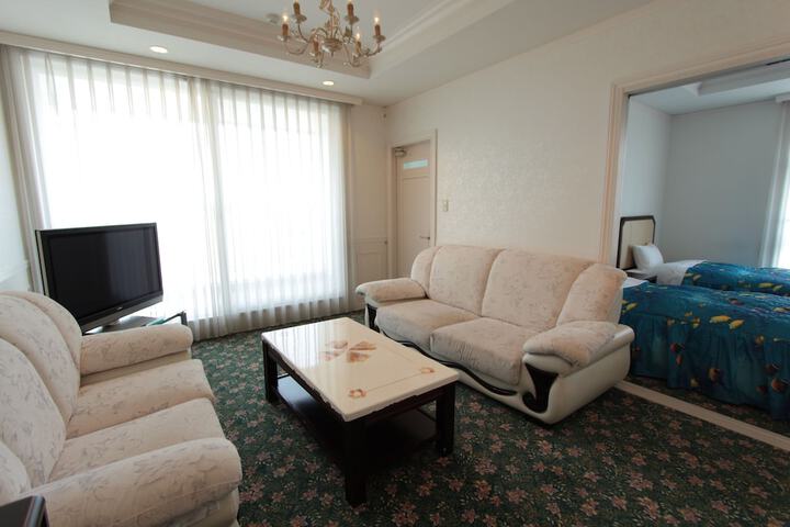 Room 4 of 59