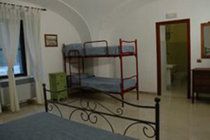 Room 9 of 14