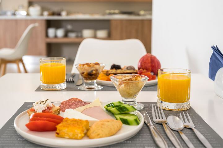 Breakfast/Coffee Service 70 of 96