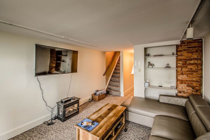 Room 9 of 20