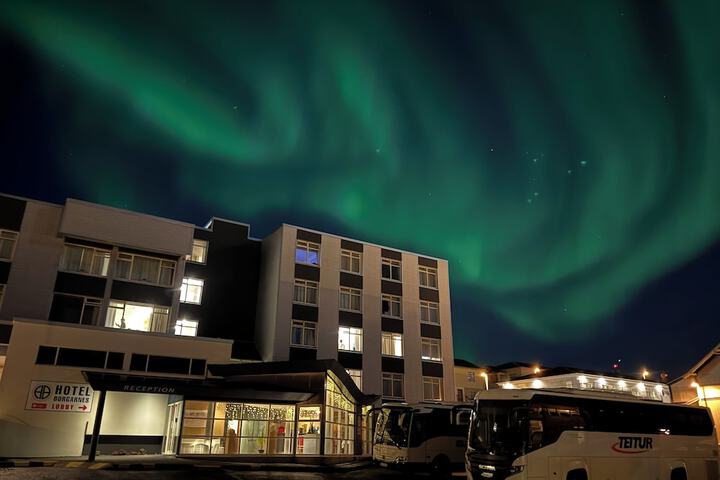 Hotel 77 of 80