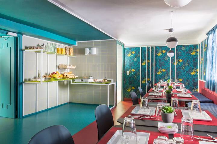 Breakfast area