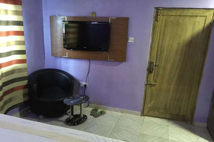 Room 12 of 22