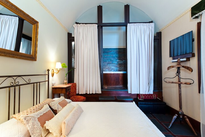 Room 12 of 51