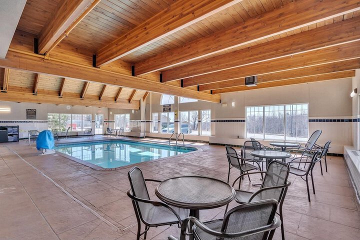 Pool 19 of 29
