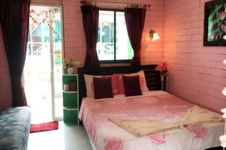 Room 14 of 24